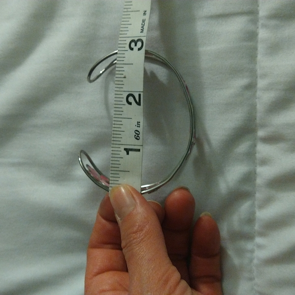 Floral pink and silver wire cuff bracelet - Picture 10 of 16